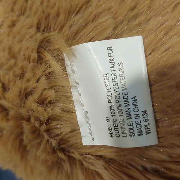 Size 10 suede boots, no wear on toes or anywhere on both boots - Picture 9 of 9